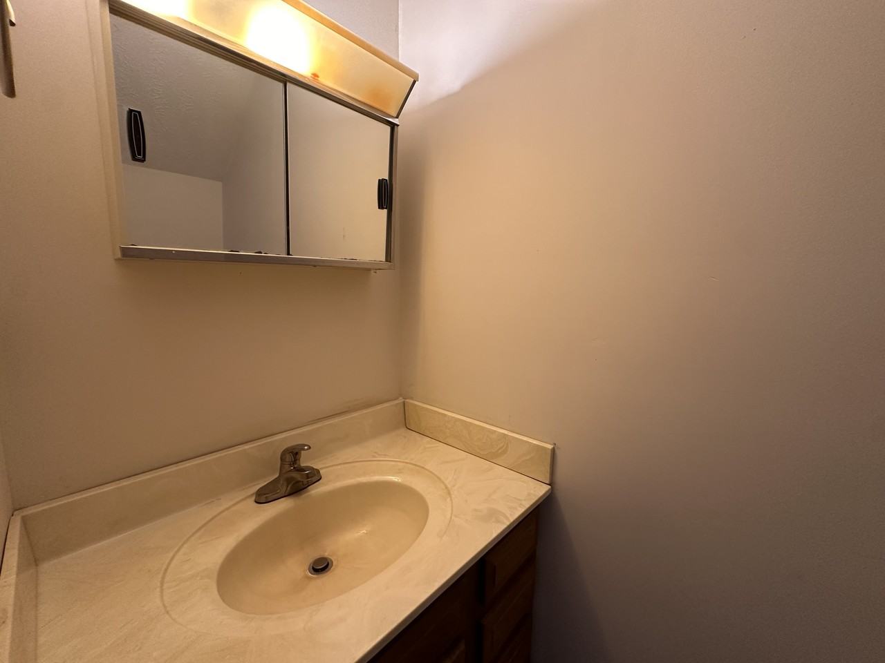 1673 Tiki LnE1 #E1 - Photo 5 of 10