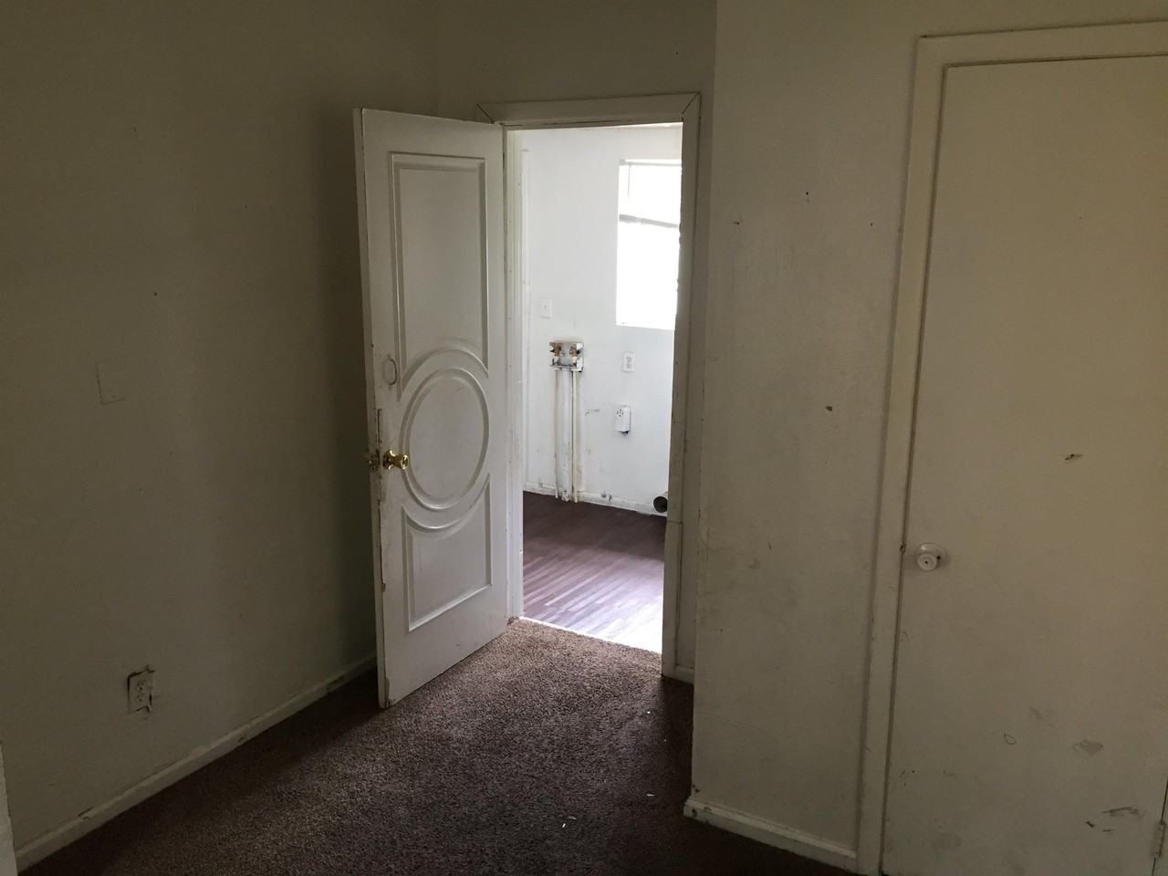 1489 Grothe St #10 - Photo 7 of 11