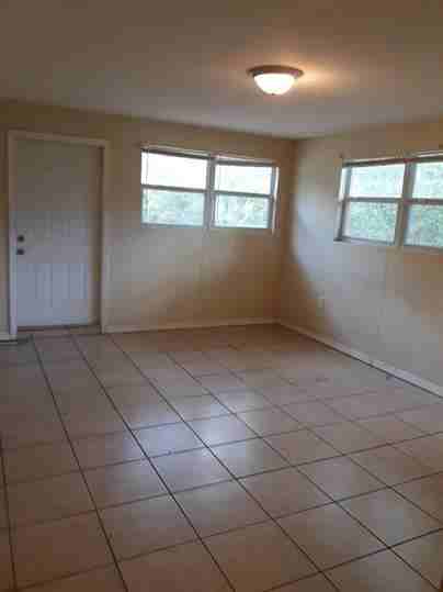 1628 Crest Ave #10 - Photo 3 of 34