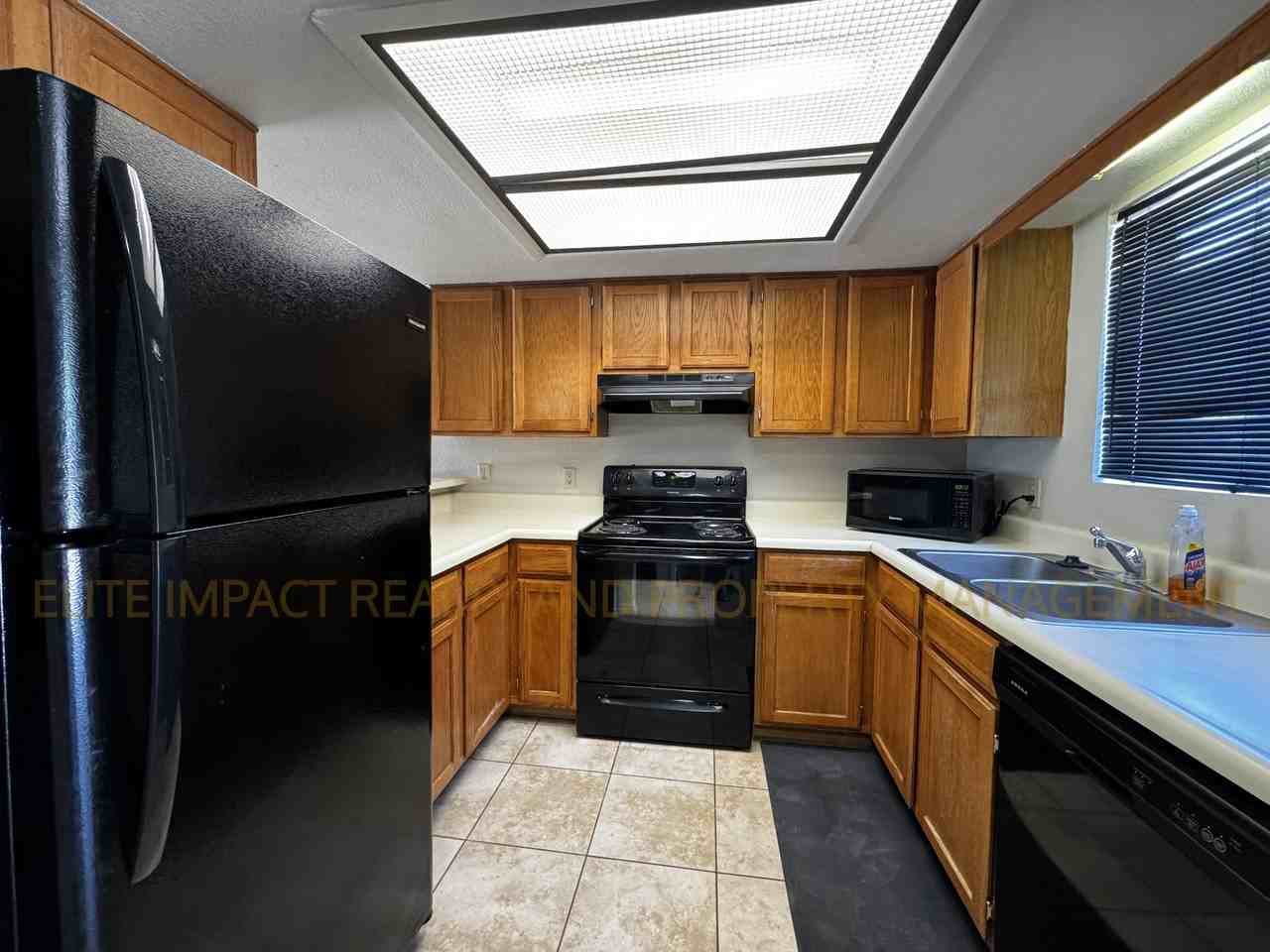 1817 E Lester St #3 - Photo 5 of 20