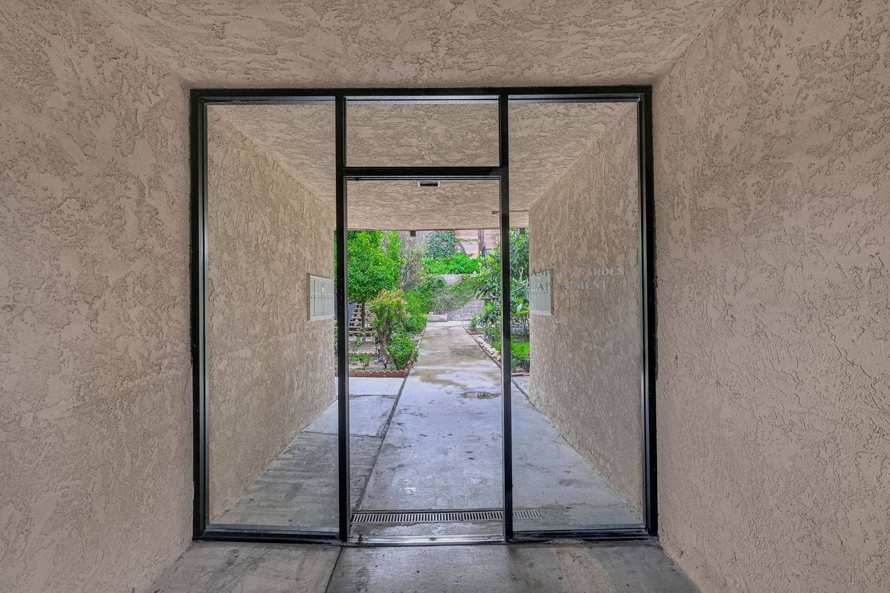 Ramona Garden Apartments - Photo 3 of 20