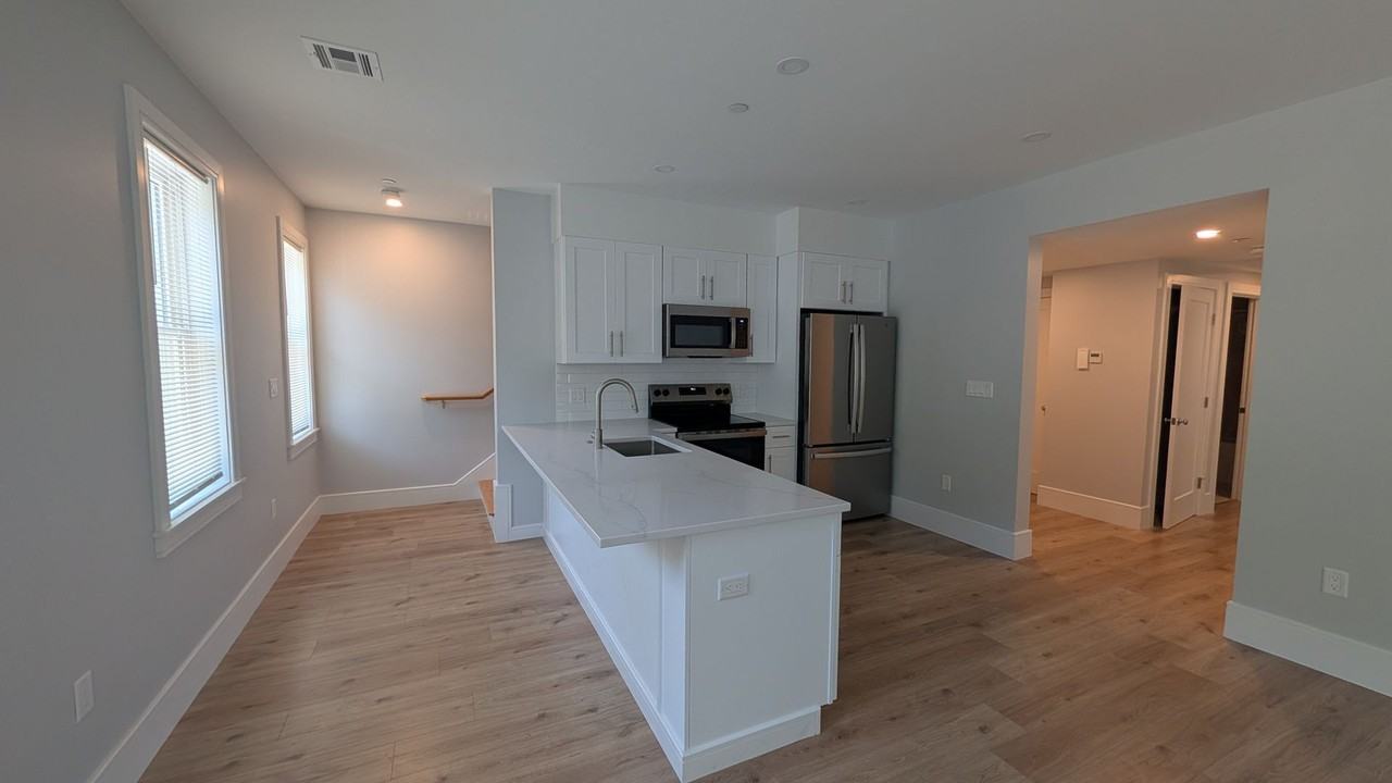 122 Kenrick St - Photo 4 of 17