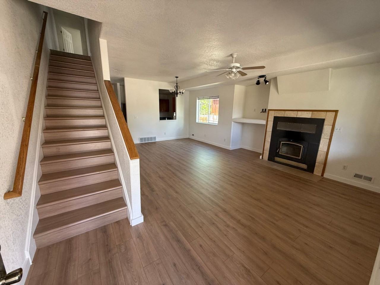 108 E Buckskin Rd - Photo 4 of 16