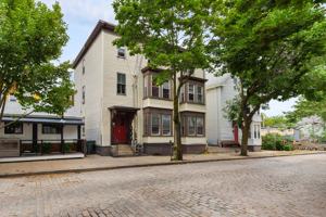 featured image of 469 W Fountain St #2