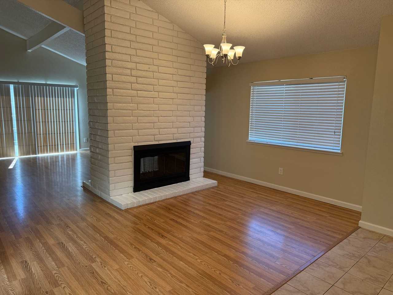 1266 Hartford Cir - Photo 2 of 11