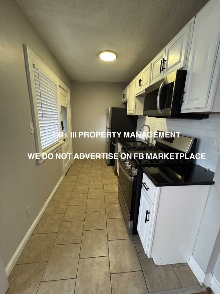 4513 Roanoke Pkwy #04 - Photo 7 of 20
