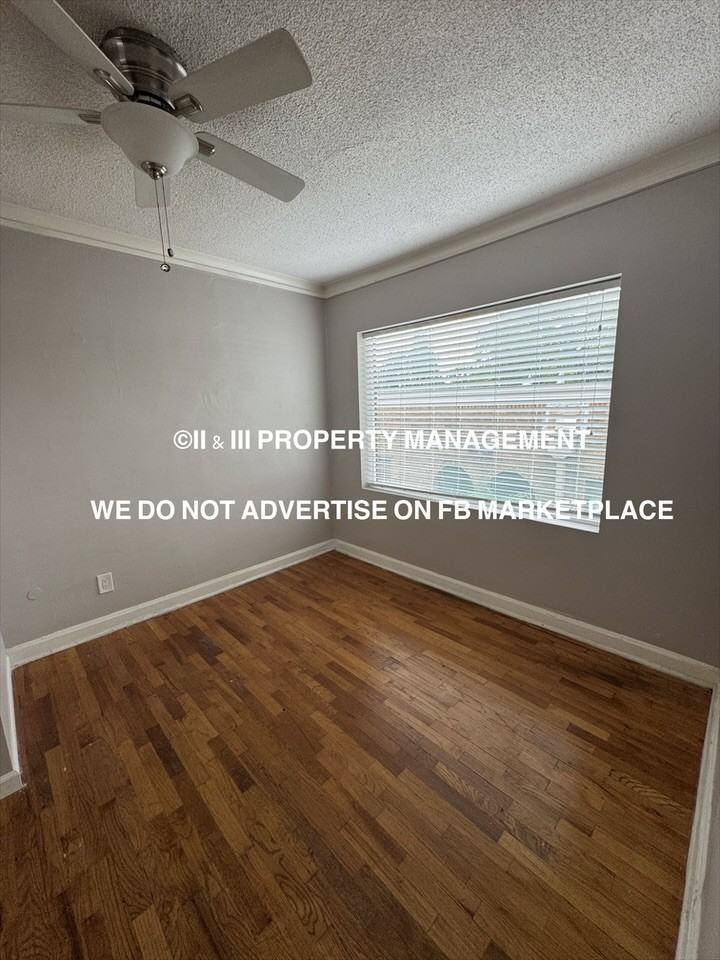 4513 Roanoke Pkwy #04 - Photo 4 of 20