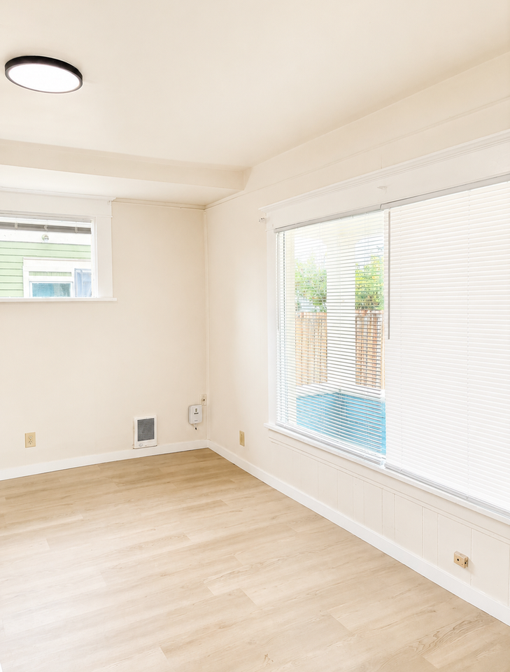 2204 B St - Photo 2 of 13