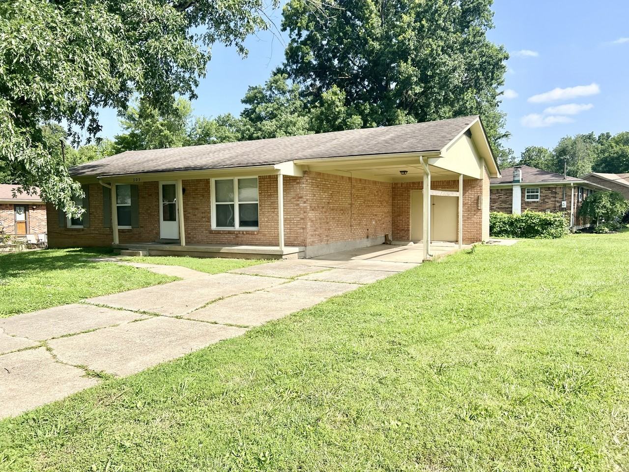 305 Hillcrest Dr #1 - Photo 4 of 13