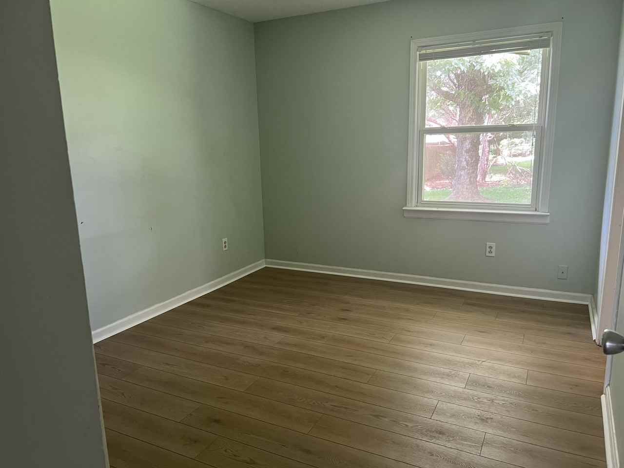 203 Redbud Dr #1 - Photo 5 of 9