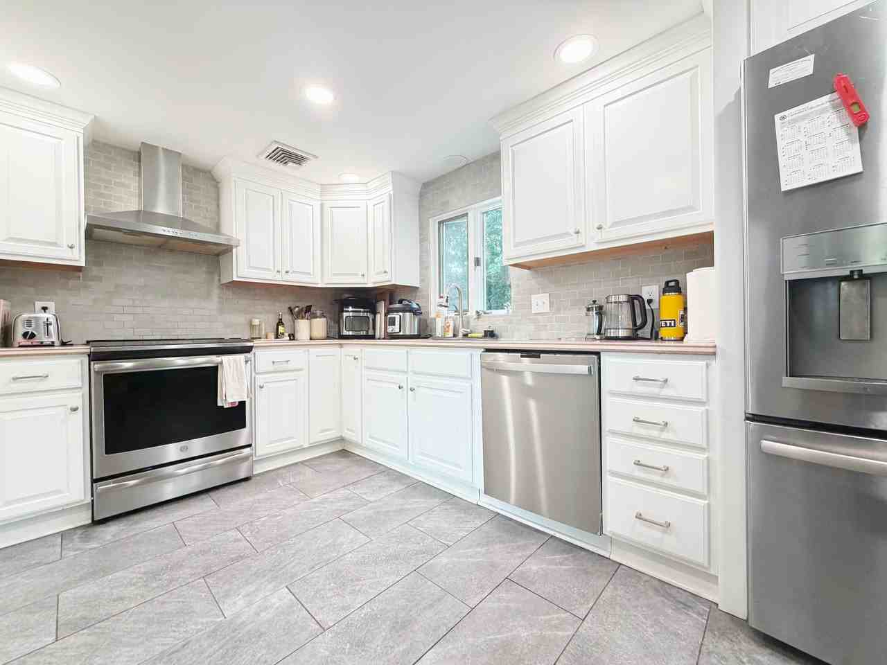 318 Mystic St #1 - Photo 5 of 24
