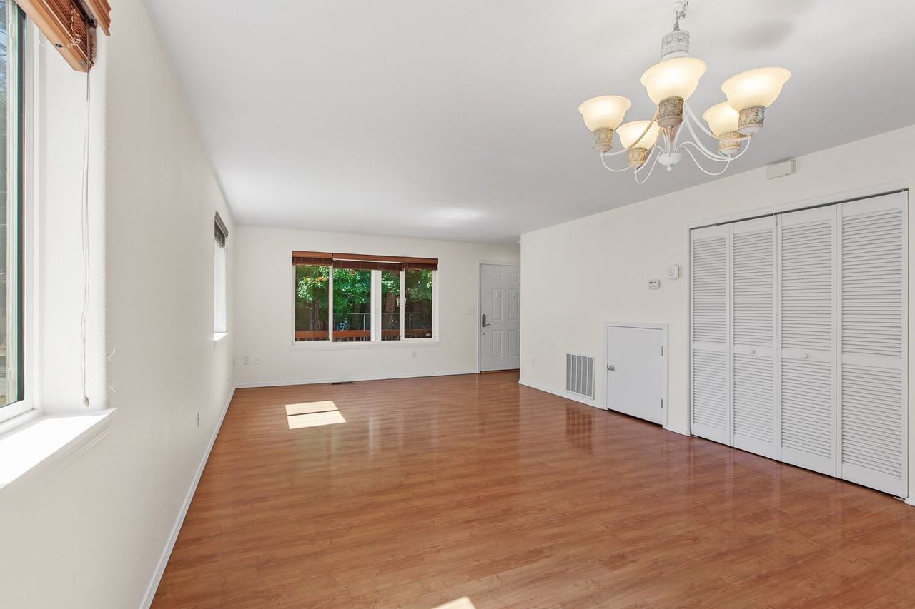 100 E Miller Ave - Photo 3 of 18