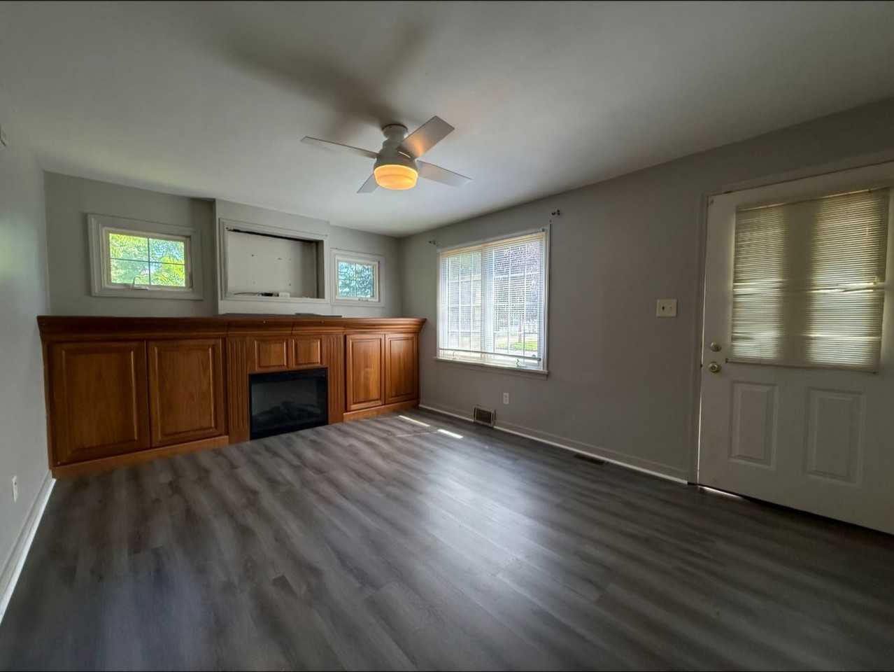1741 N Woodford St - Photo 2 of 6