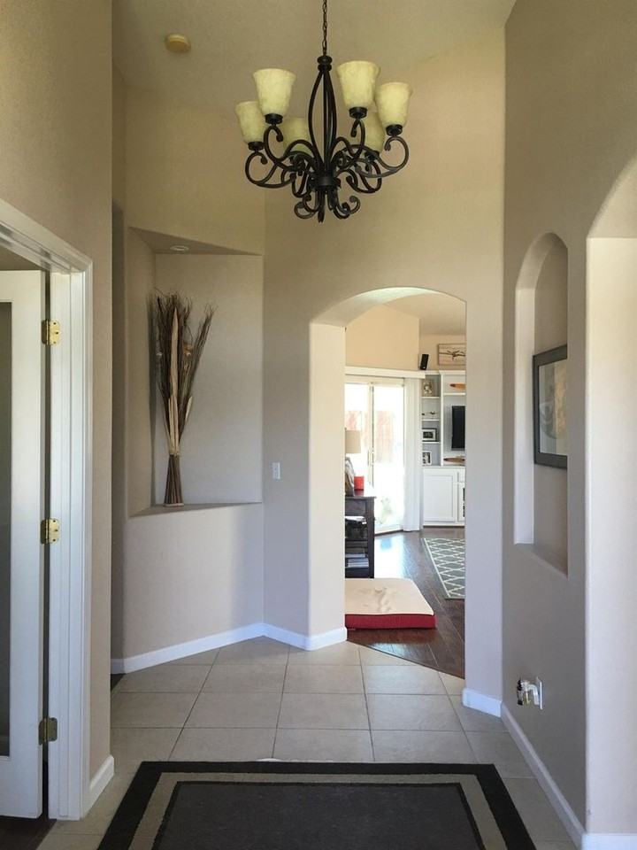 1566 Persimmon St - Photo 2 of 10