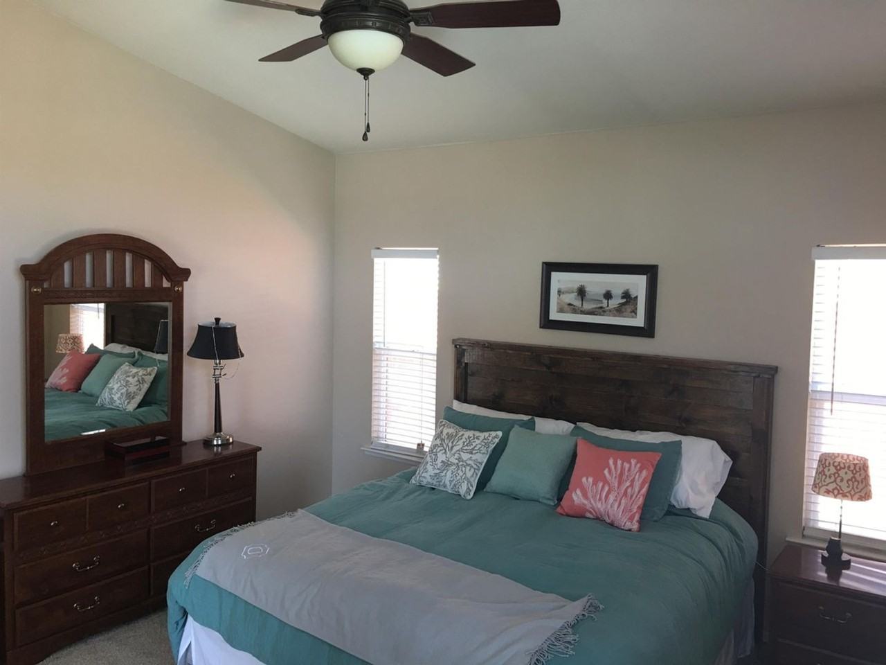1566 Persimmon St - Photo 7 of 10