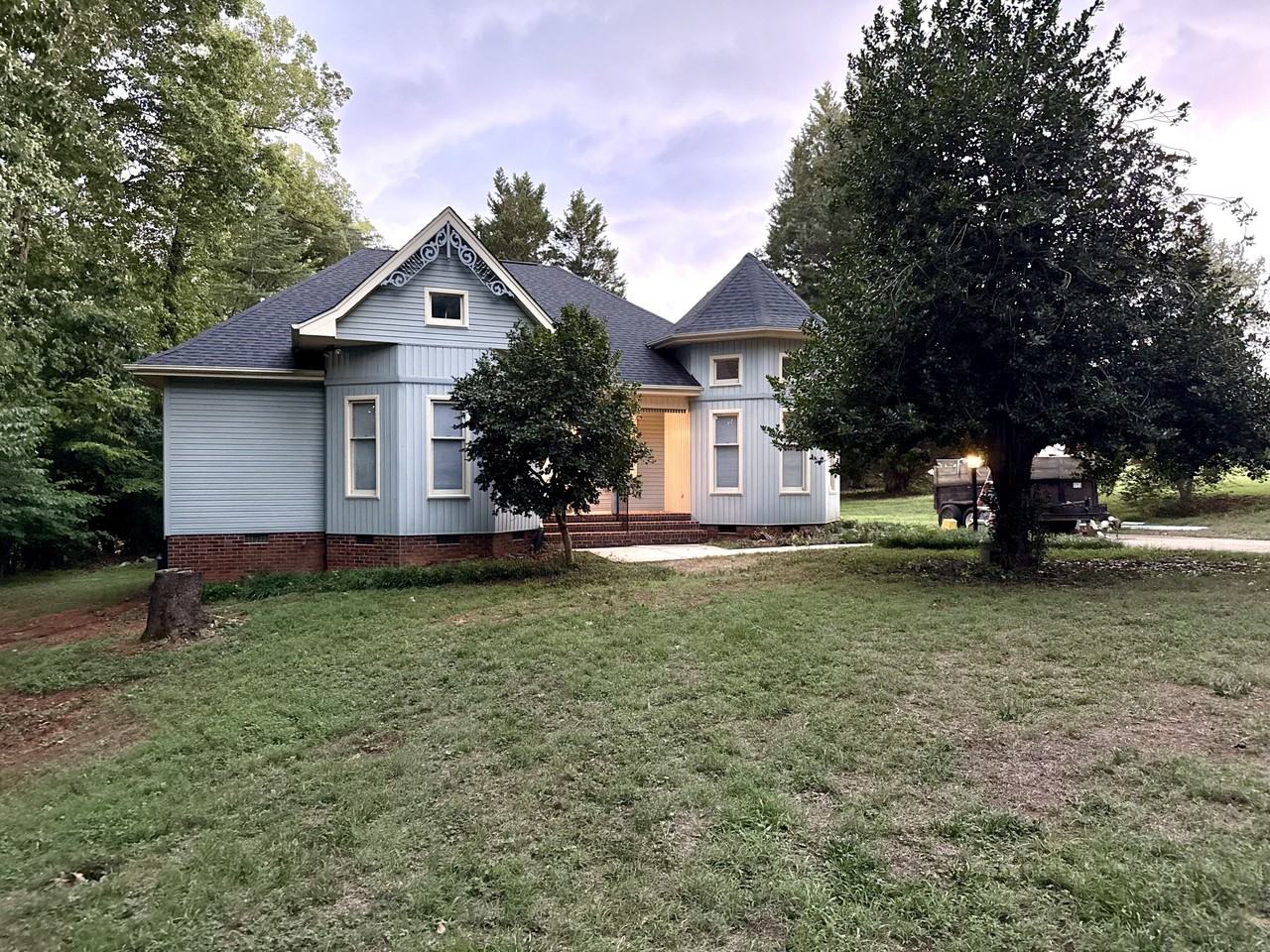 140 White Oak Cir #1