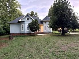 140 White Oak Cir #1 - Photo 1 of 1