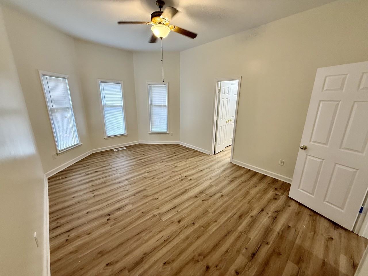 140 White Oak Cir #1 - Photo 5 of 16