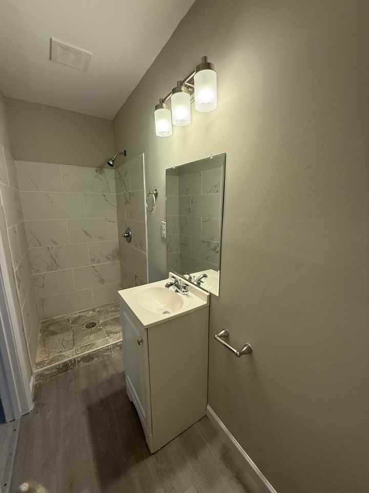 1317 5th Pl Nw #1 - Photo 5 of 9