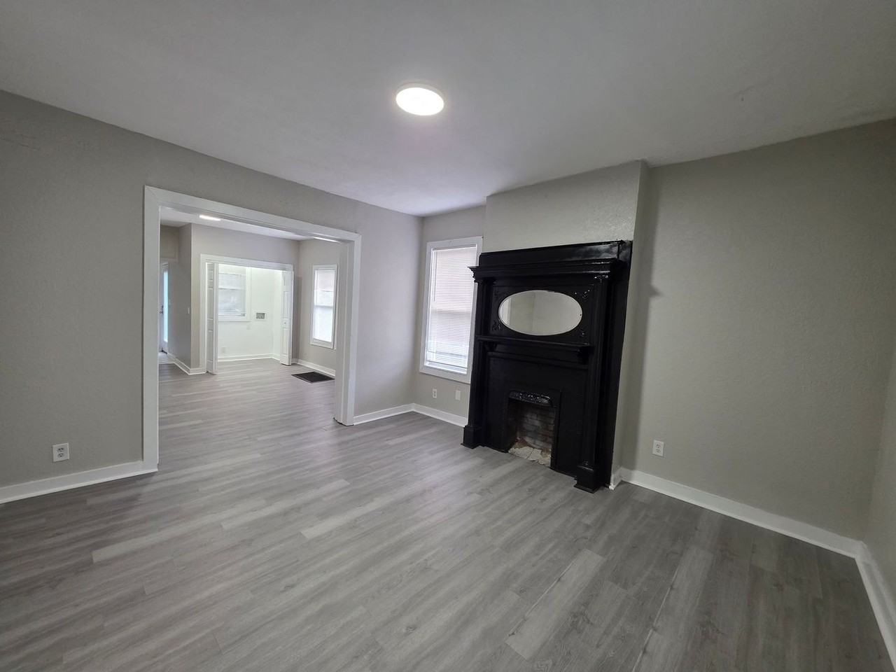 3417 Wabash Ave - Photo 3 of 29