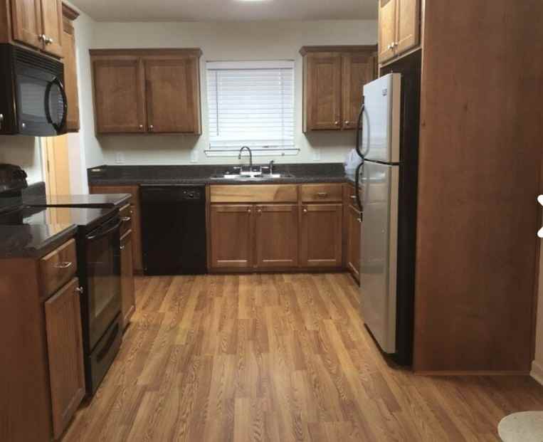 304 Teakwood Ct #1 - Photo 2 of 9