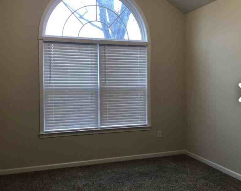 304 Teakwood Ct #1 - Photo 3 of 9