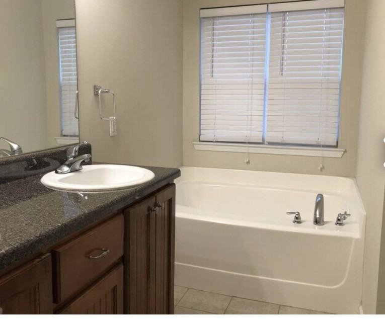 304 Teakwood Ct #1 - Photo 6 of 9