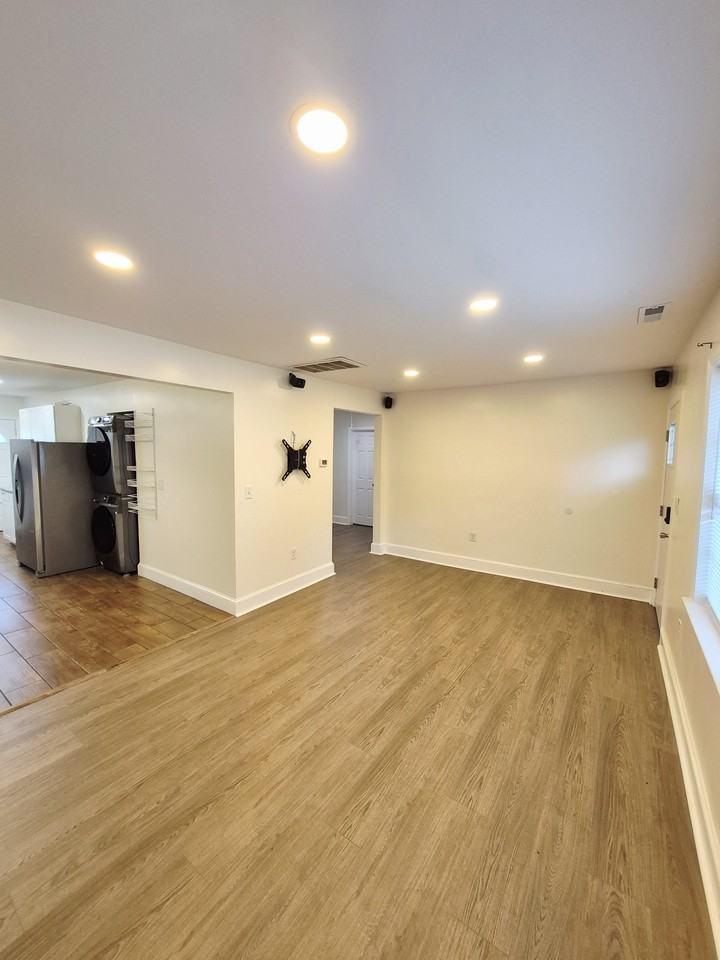 115 Slagle Ave #1 - Photo 4 of 50