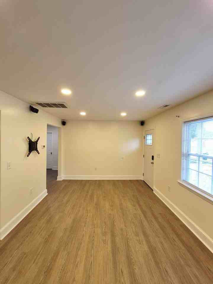 115 Slagle Ave #1 - Photo 5 of 50