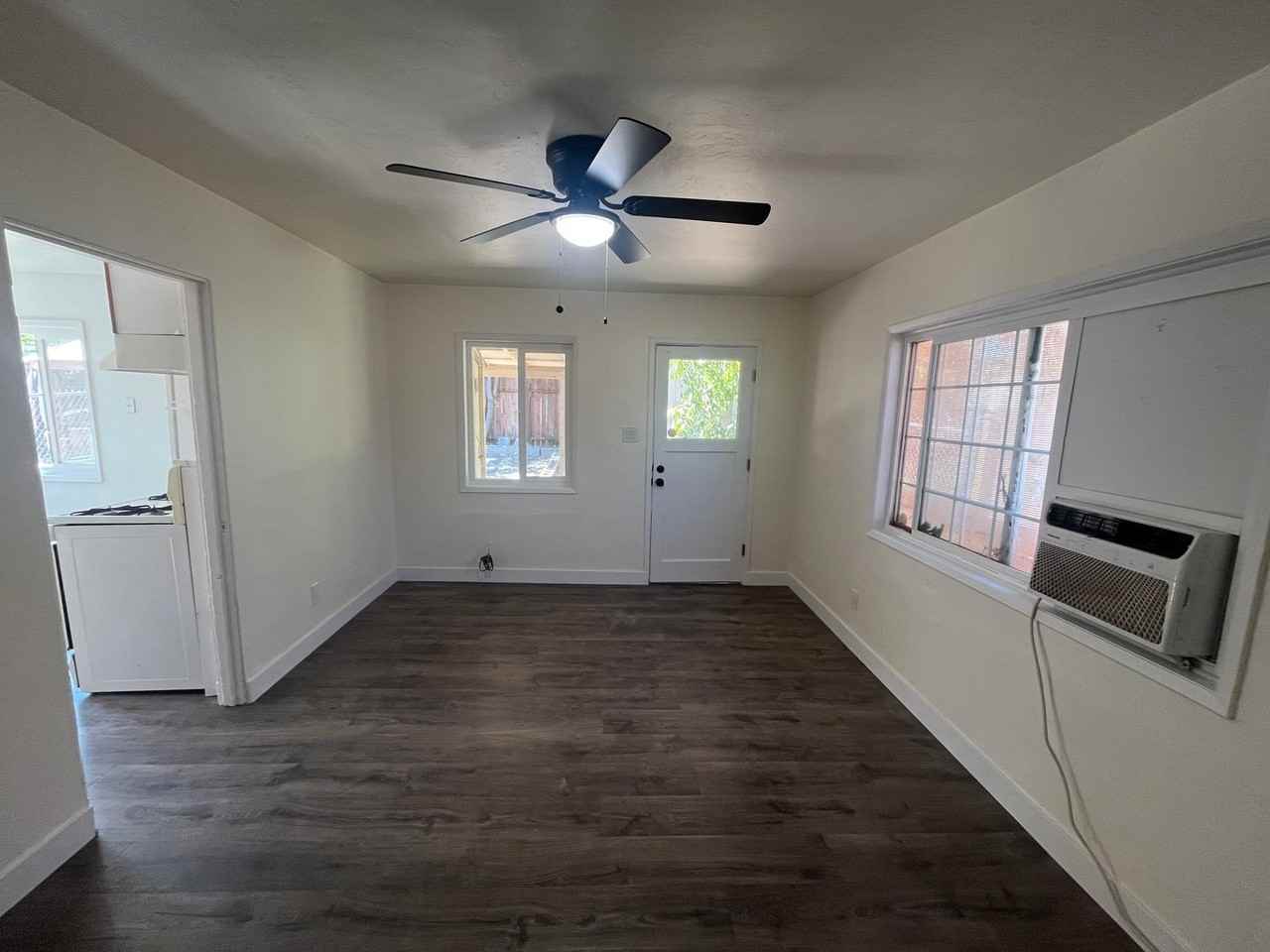 406 Niles Ave - Photo 5 of 22