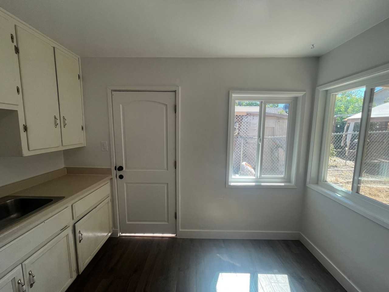 406 Niles Ave - Photo 7 of 22