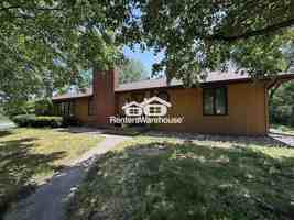 featured image of 52 West Rd