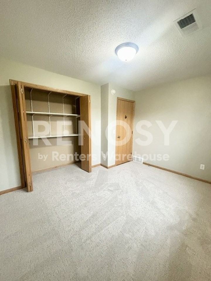 605 7th Ave Sw - Photo 5 of 47