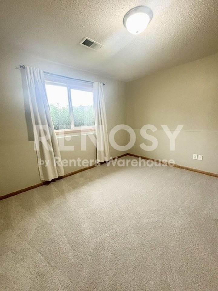 605 7th Ave Sw - Photo 6 of 47