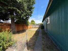 featured image of 723 W Long St