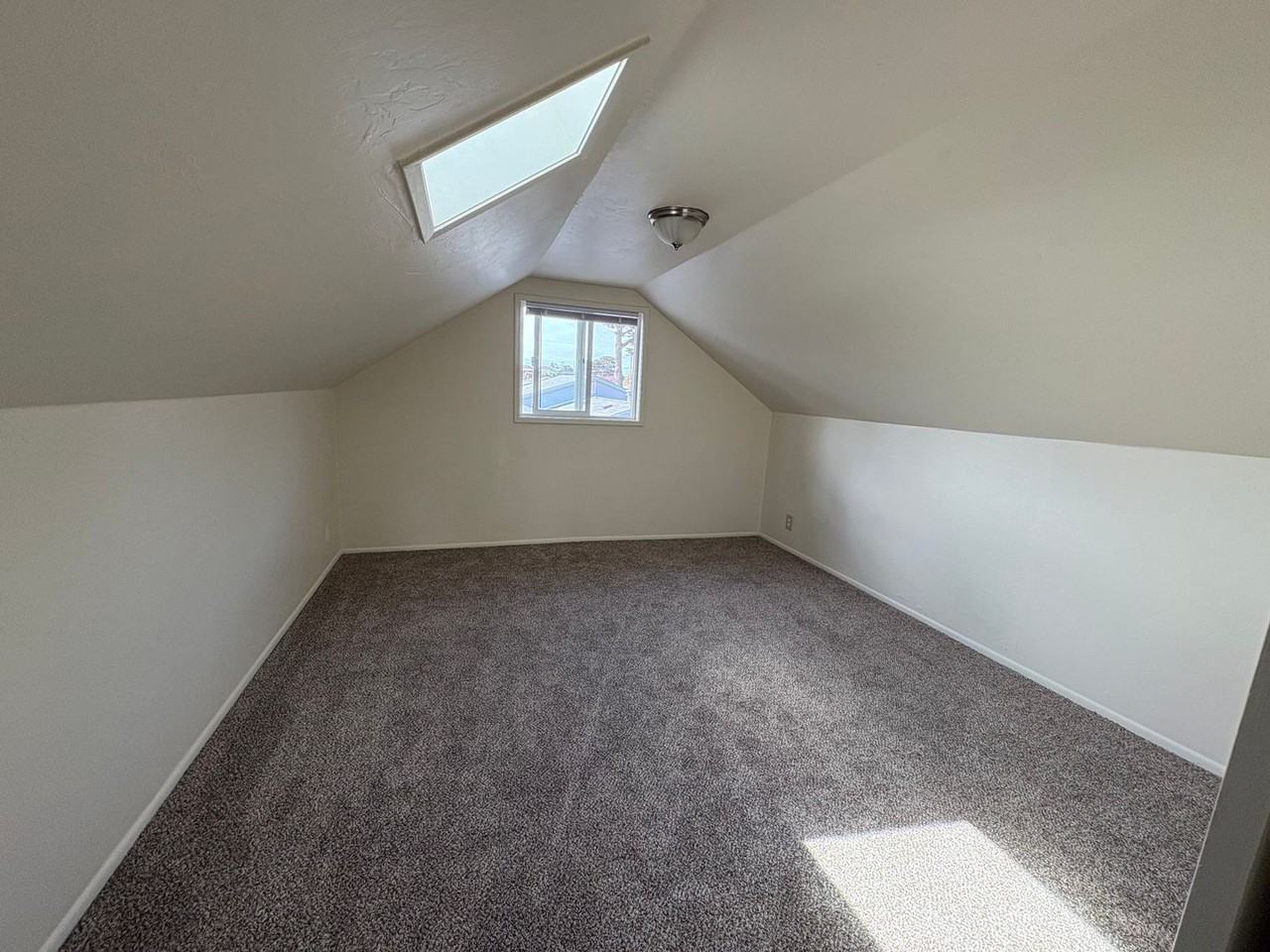 723 W Long St - Photo 3 of 13