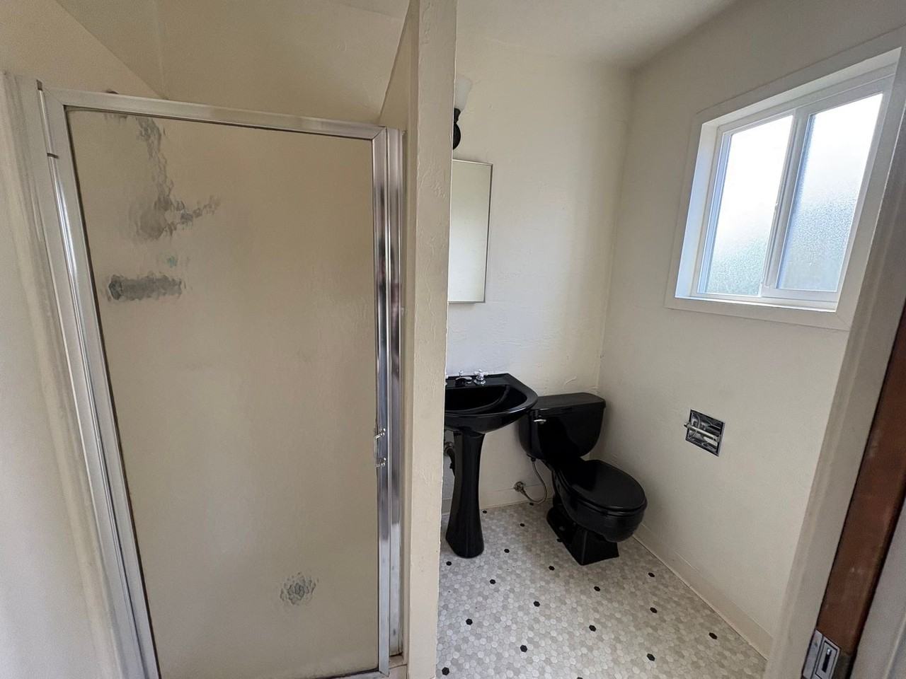 723 W Long St - Photo 7 of 13
