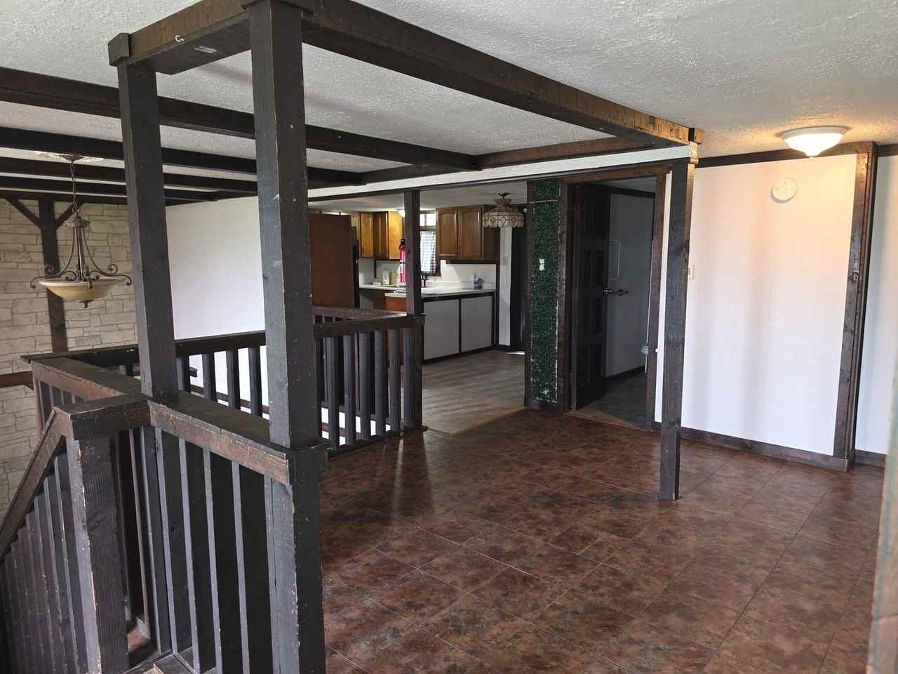 502 Indiana St - Photo 3 of 10