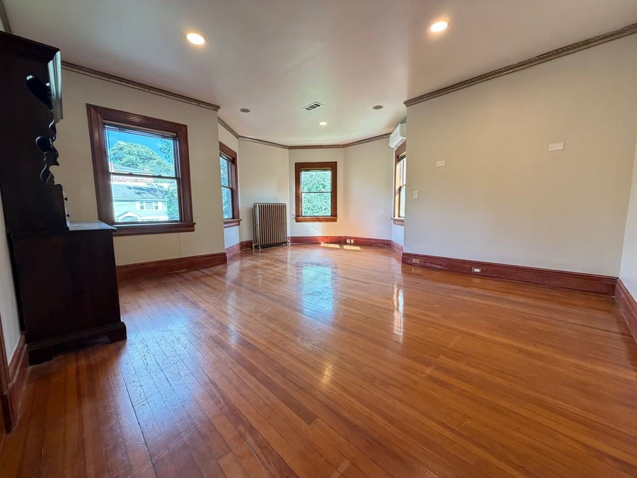 161 Park Hill Ave - Photo 4 of 13