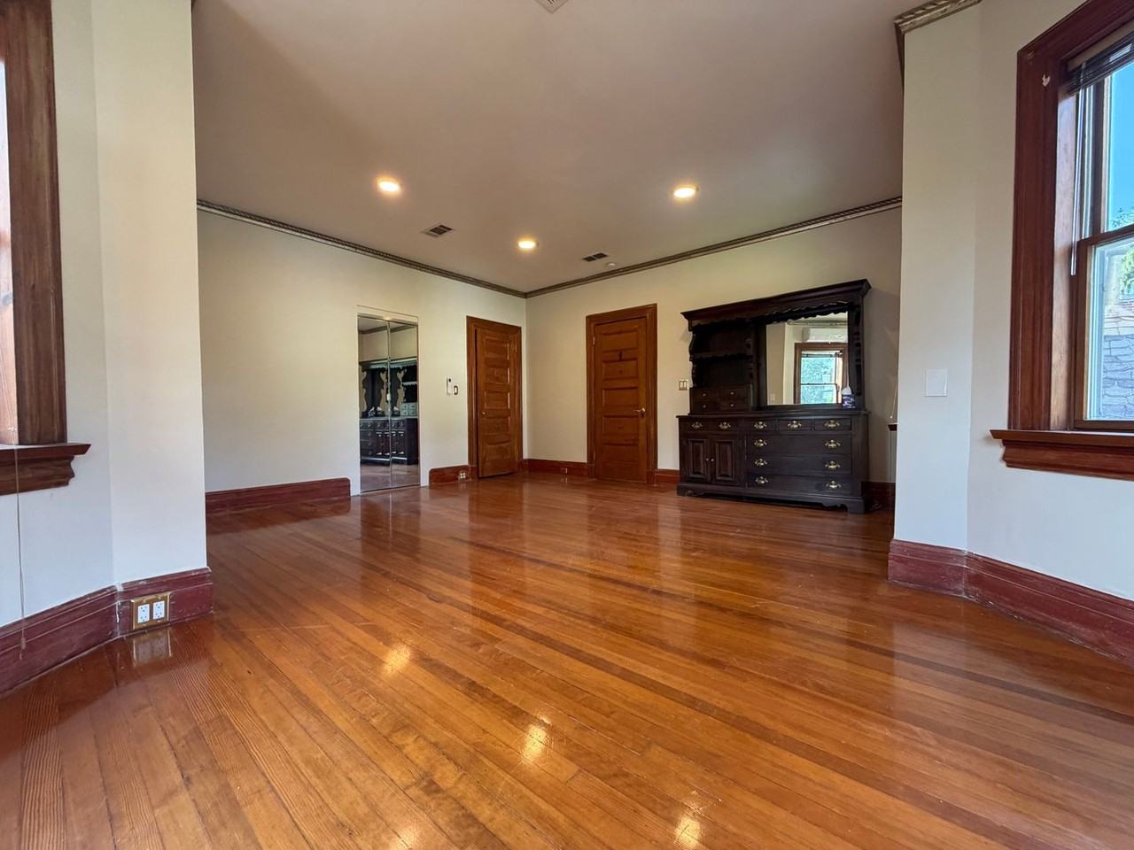 161 Park Hill Ave - Photo 5 of 13