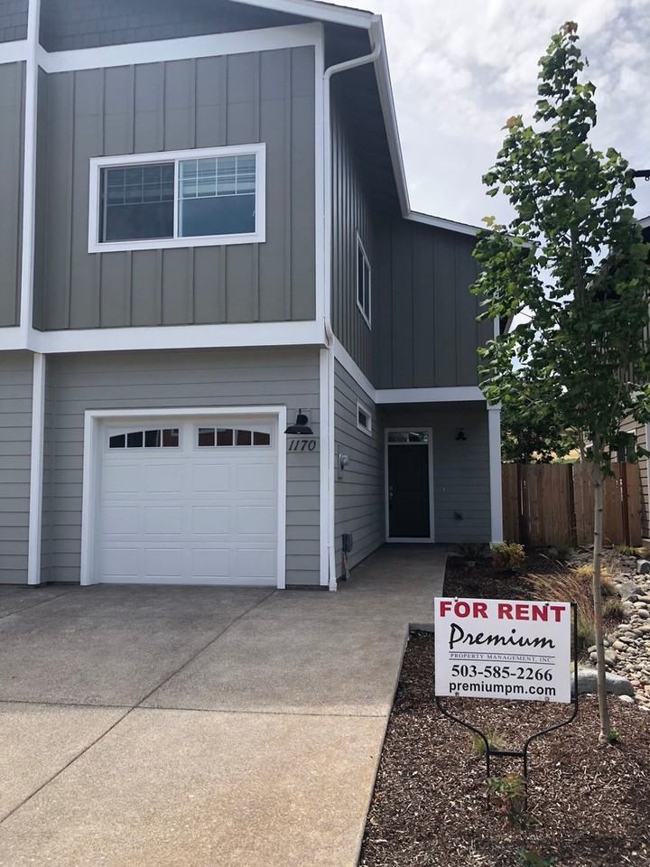 1170 Mariel Pl S - Photo 2 of 22