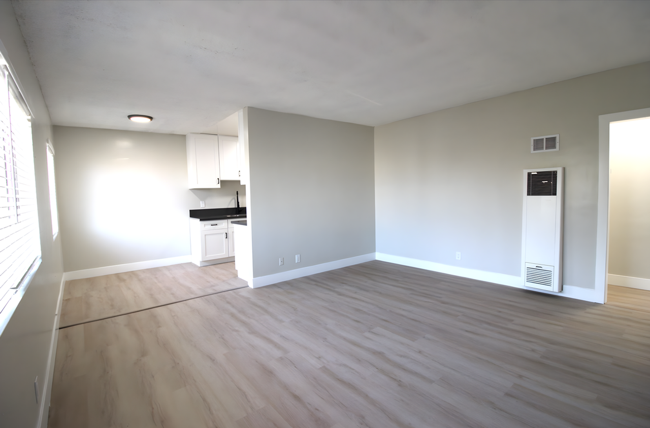 2904 9th Ave - Photo 2 of 9