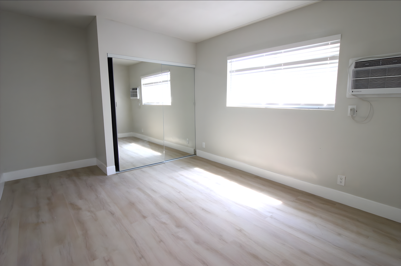 2904 9th Ave - Photo 3 of 9