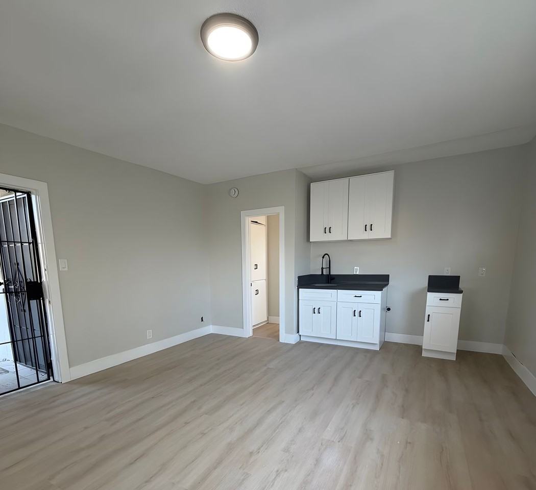 2904 9th Ave - Photo 6 of 9
