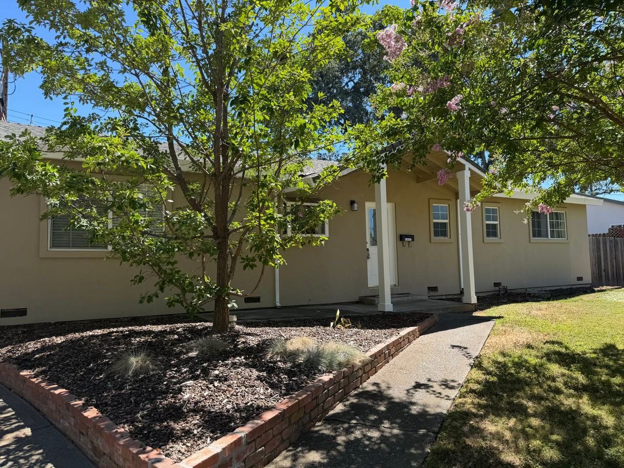8808 Mohawk Way - Photo 2 of 41