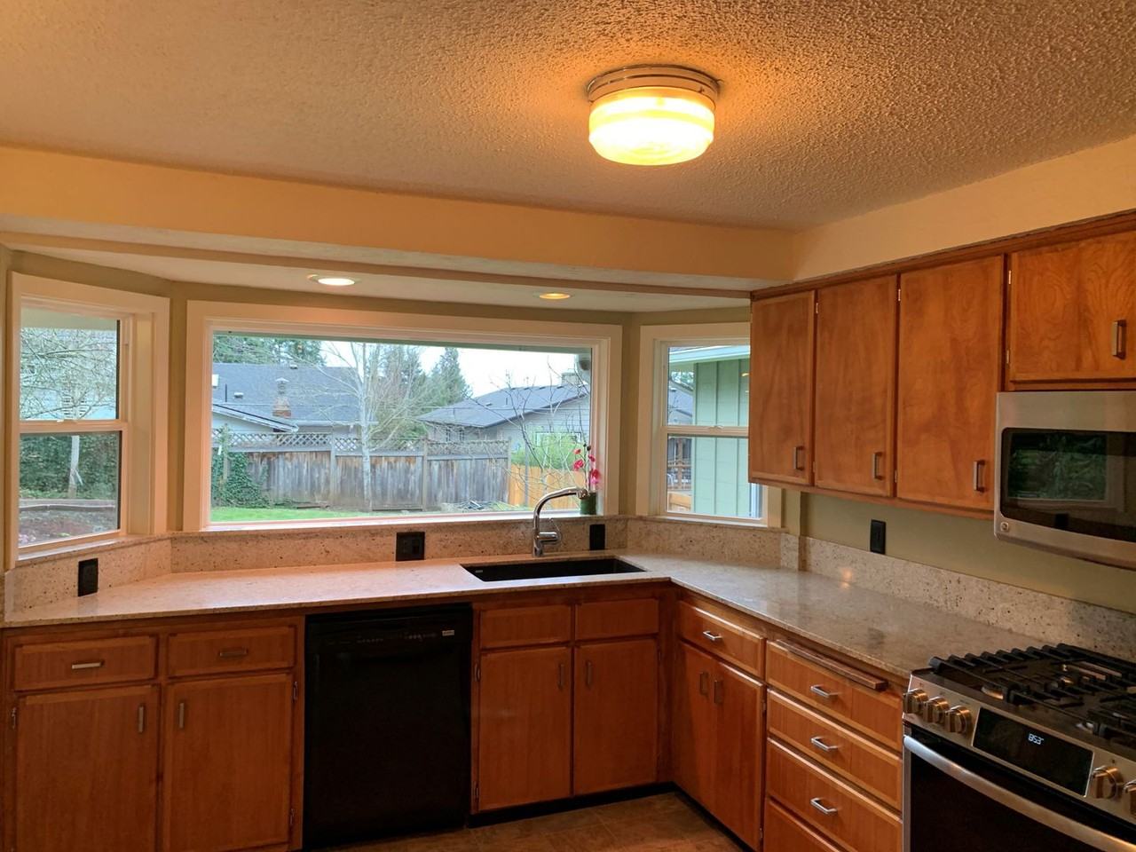 1735 Mclean Blvd - Photo 6 of 19