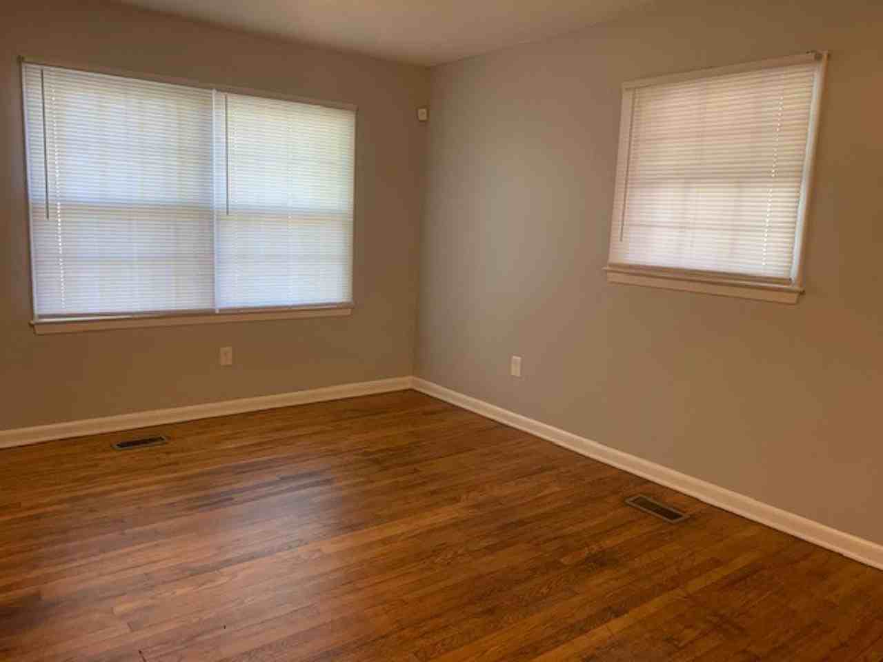 205 Chavis St - Photo 3 of 9
