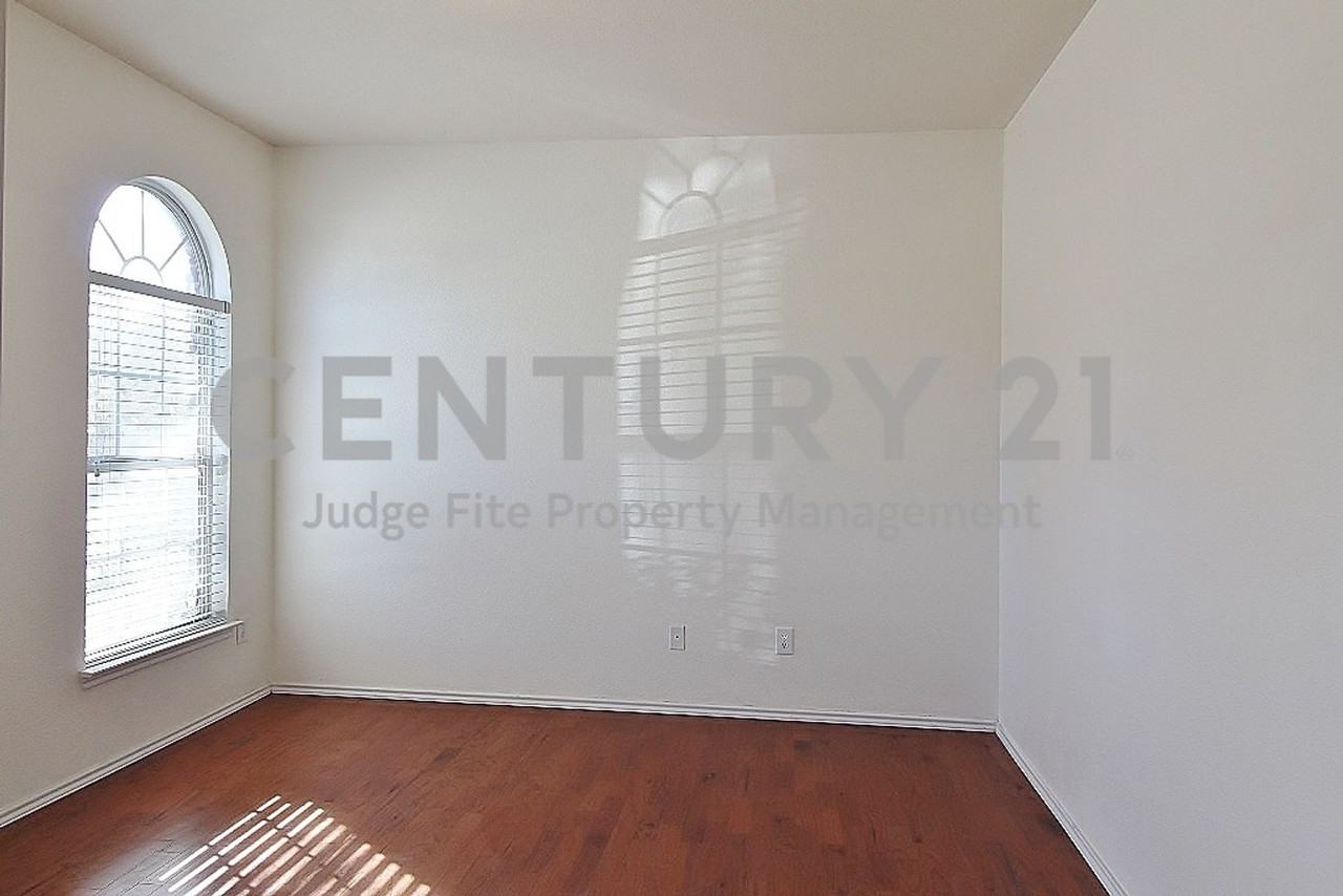 10125 Sourwood Dr - Photo 3 of 21