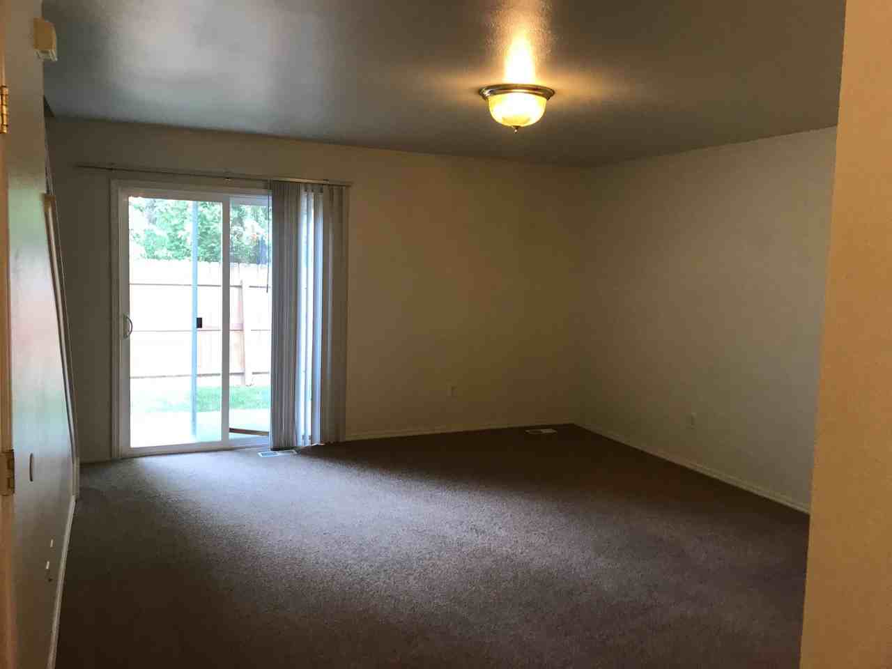 543 W Idaho Ave - Photo 5 of 17