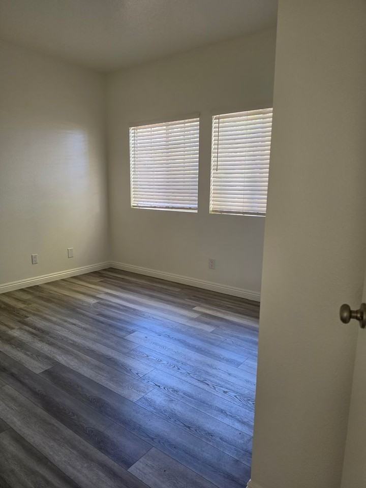2081 Blackberry Cir - Photo 3 of 9